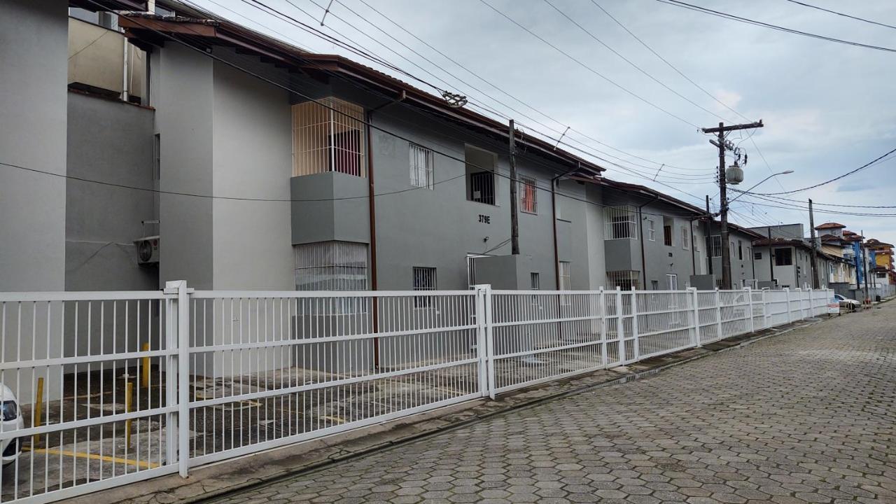 Apartamento Ubatuba - Praia Grande - 220M Da Praia 외부 사진